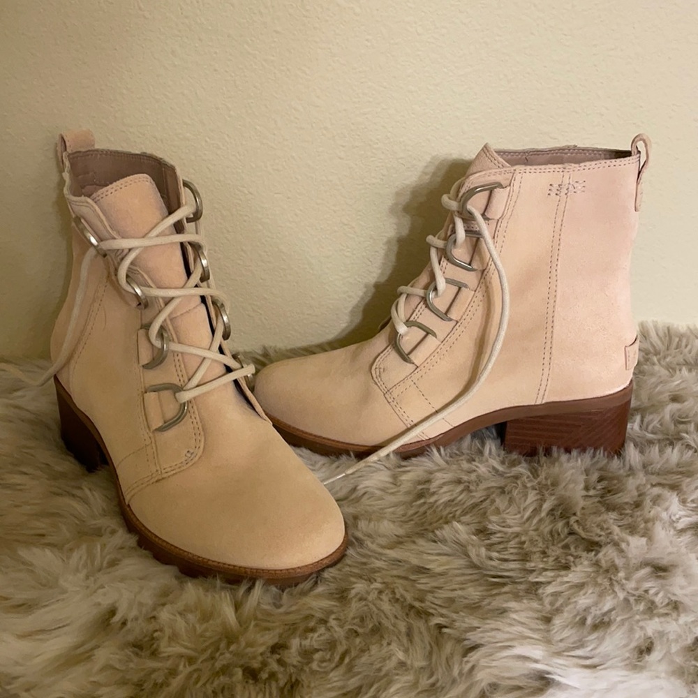 Sorel Cate Lace Bootie Cream Suede size 7